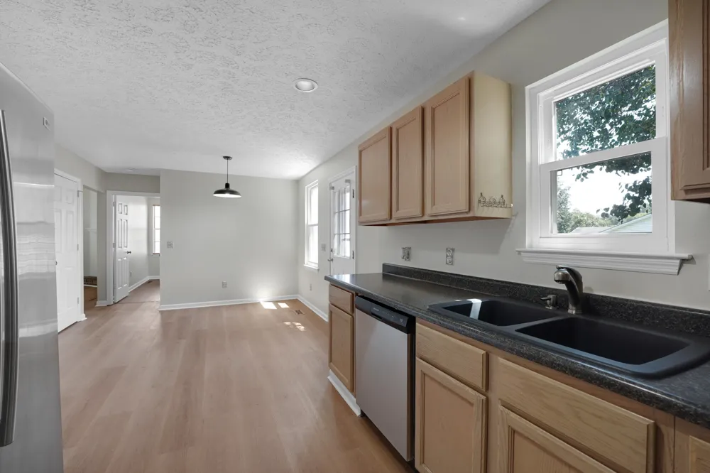 104 Edgehill Ln Hendersonville, TN 37075