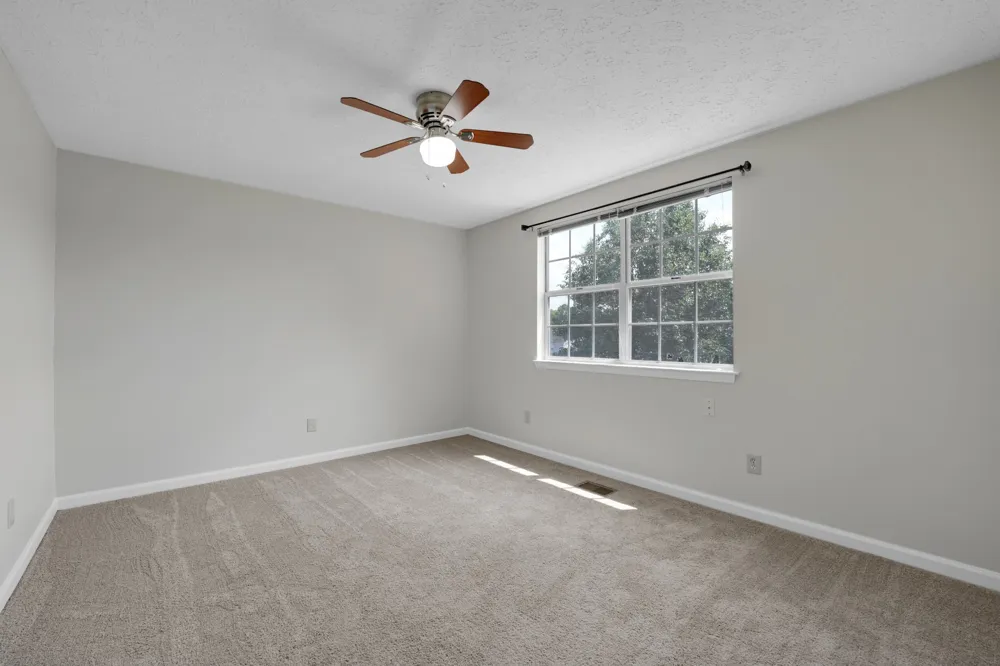 104 Edgehill Ln Hendersonville, TN 37075