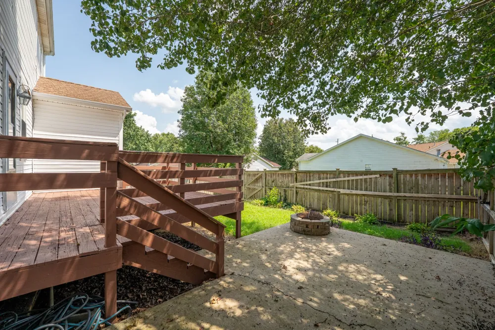 104 Edgehill Ln Hendersonville, TN 37075