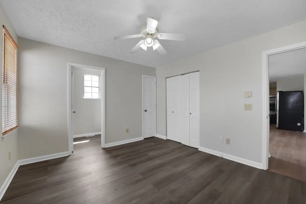 104 Edgehill Ln Hendersonville, TN 37075