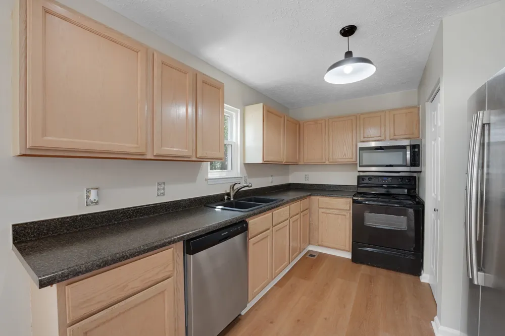104 Edgehill Ln Hendersonville, TN 37075