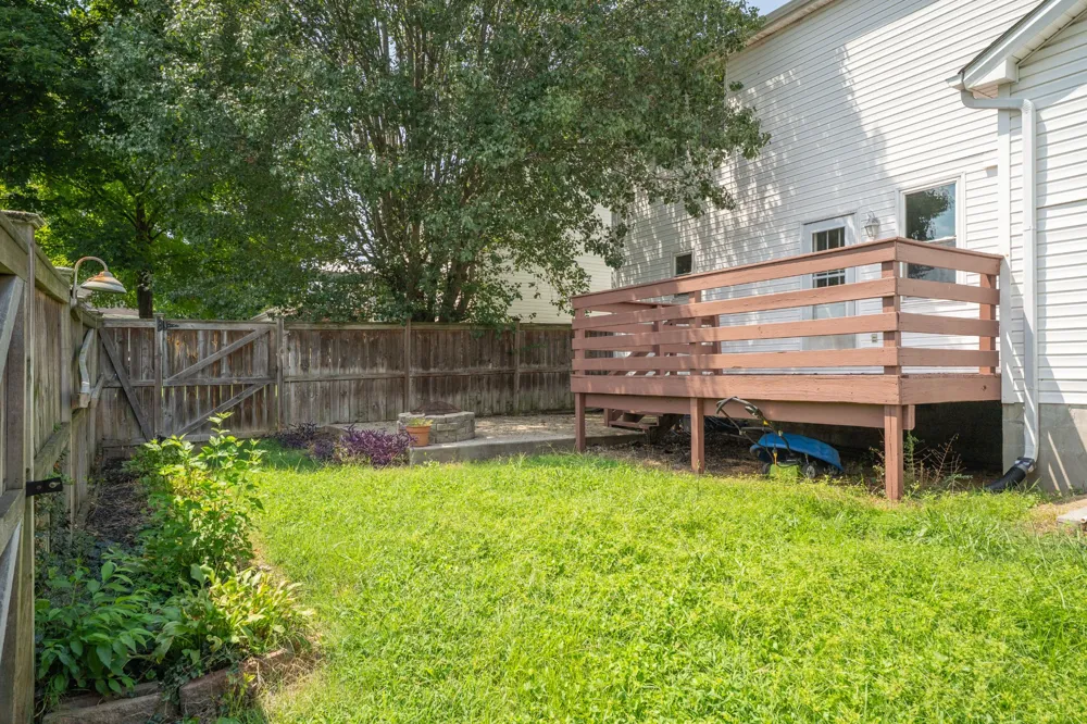 104 Edgehill Ln Hendersonville, TN 37075