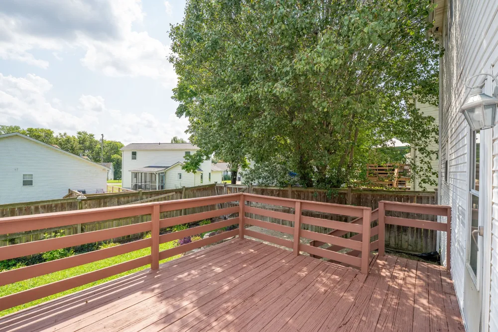 104 Edgehill Ln Hendersonville, TN 37075