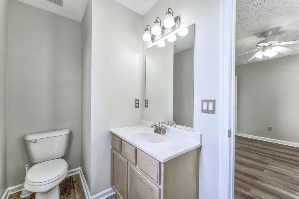 104 Edgehill Ln Hendersonville, TN 37075