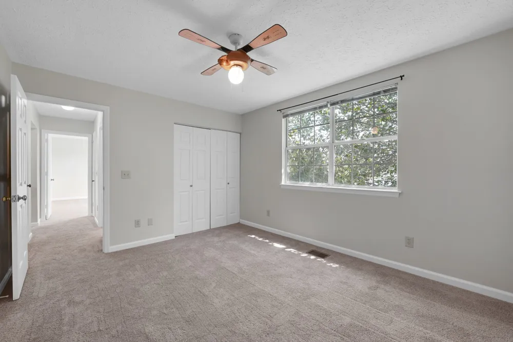 104 Edgehill Ln Hendersonville, TN 37075