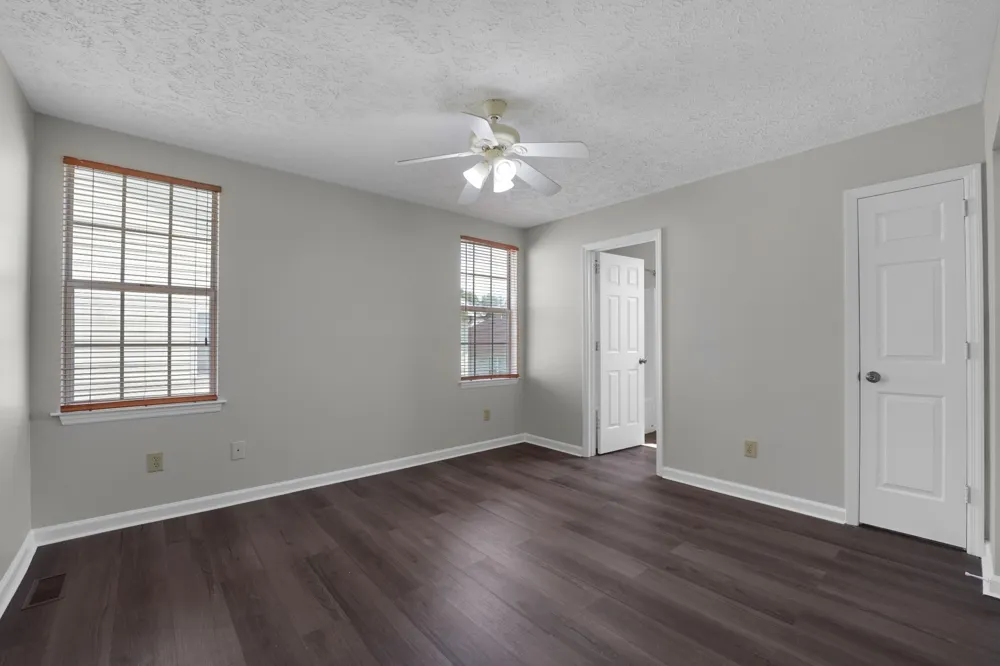 104 Edgehill Ln Hendersonville, TN 37075