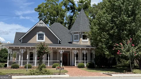7 Jeff Davis Street
