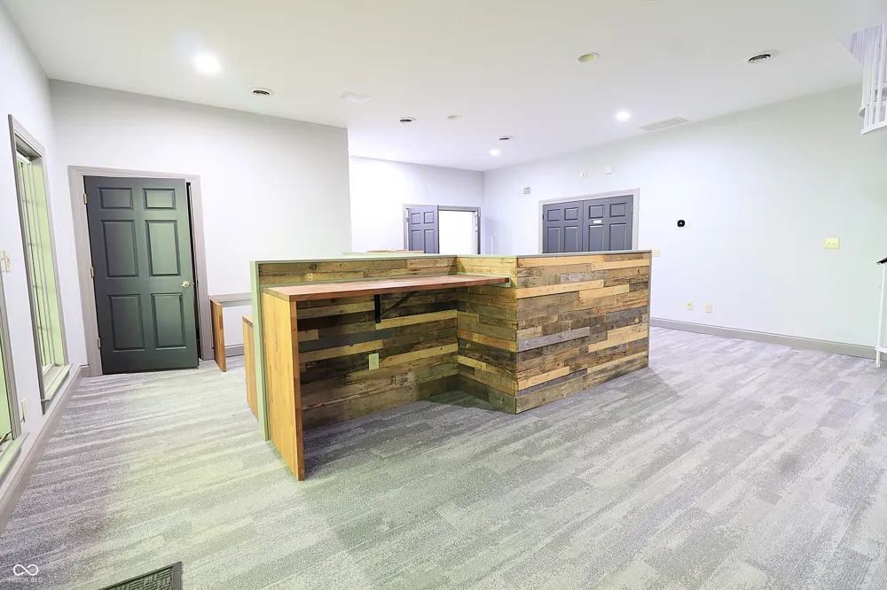 6280 Shadeland Indianapolis, IN 46220