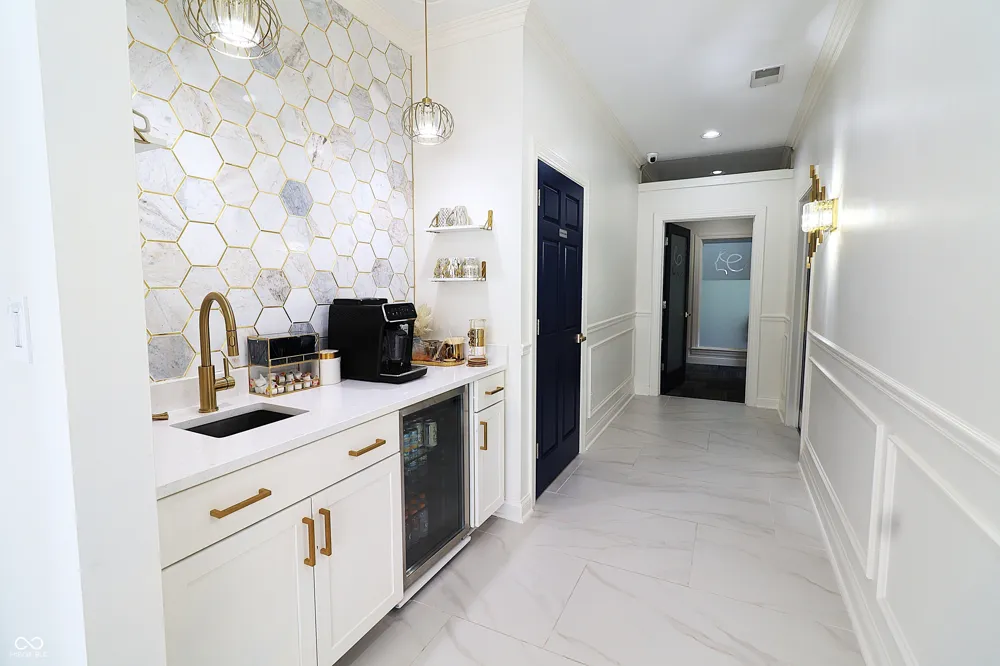 6280 Shadeland Indianapolis, IN 46220