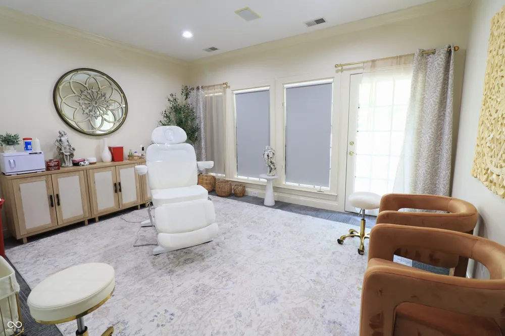 6280 Shadeland Indianapolis, IN 46220