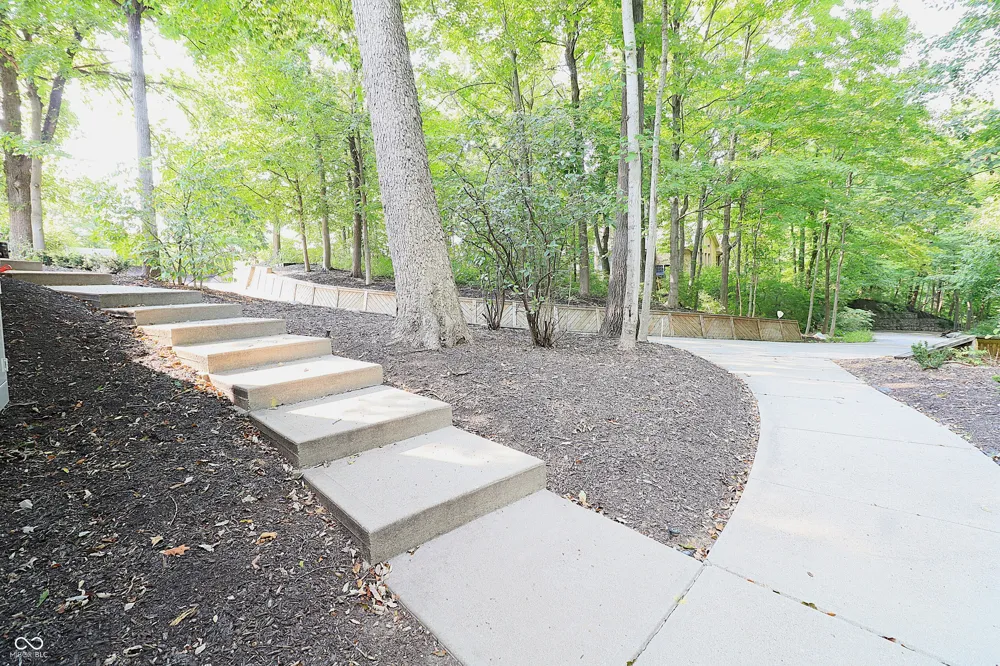 6280 Shadeland Indianapolis, IN 46220