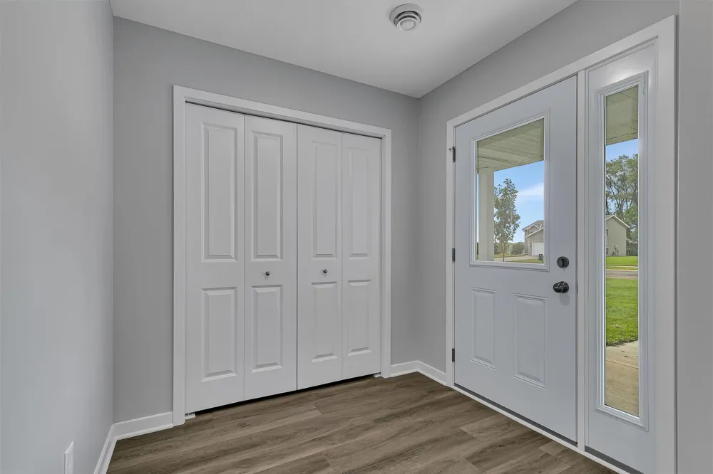 24289 Forest View Circle Saint Augusta, MN 56301