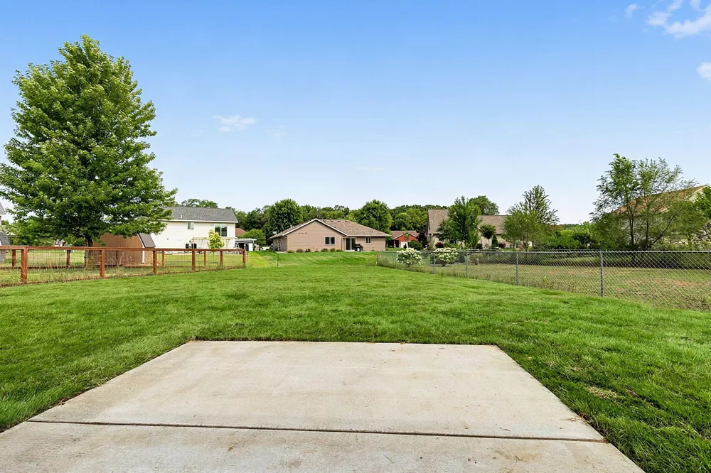 24289 Forest View Circle Saint Augusta, MN 56301