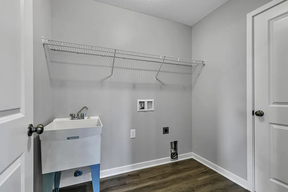 24289 Forest View Circle Saint Augusta, MN 56301