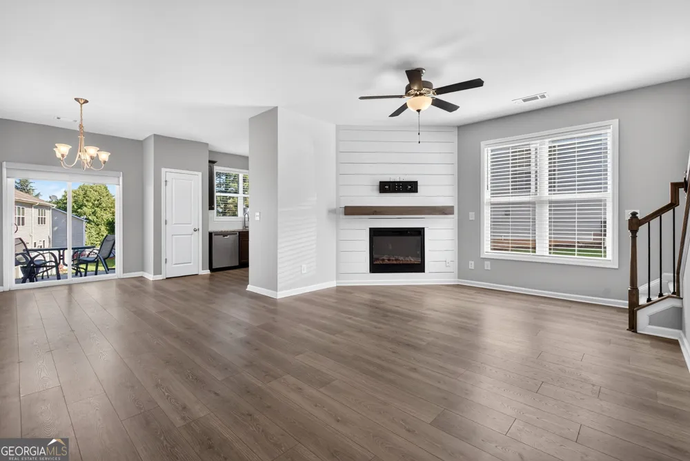 4688 Beacon Ridge LN Flowery Branch, GA 30542