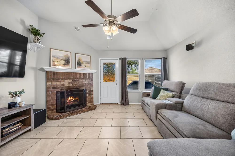 8921 Whirlwind Trail Aubrey, TX 76227