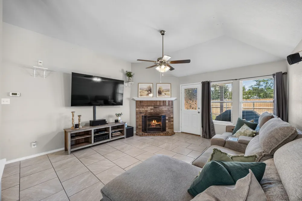 8921 Whirlwind Trail Aubrey, TX 76227