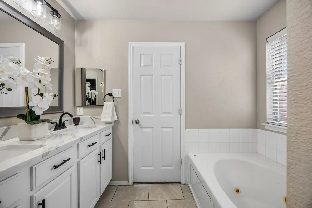 8921 Whirlwind Trail Aubrey, TX 76227