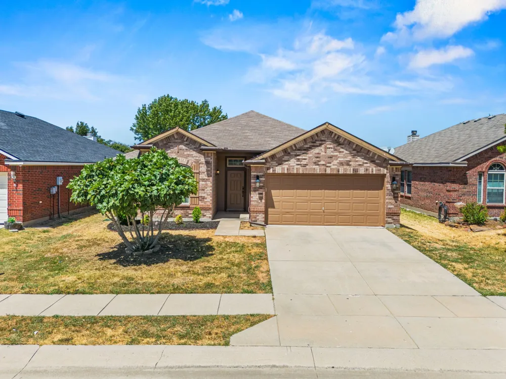 8921 Whirlwind Trail Aubrey, TX 76227