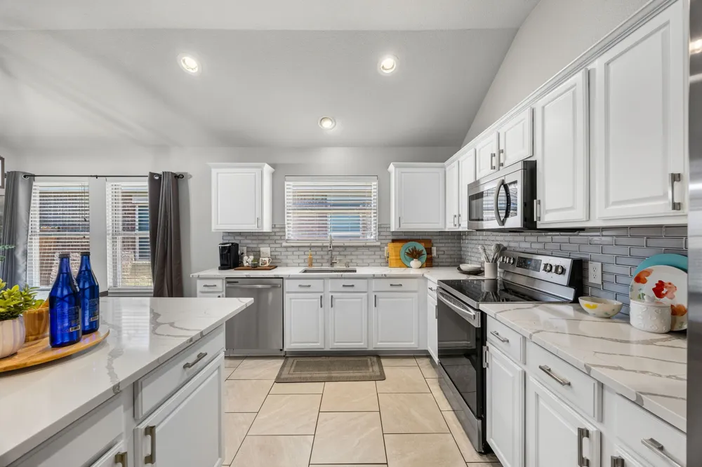 8921 Whirlwind Trail Aubrey, TX 76227