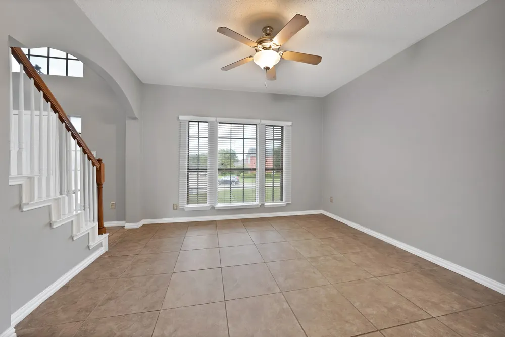 745 Woodridge Drive DeSoto, TX 75115