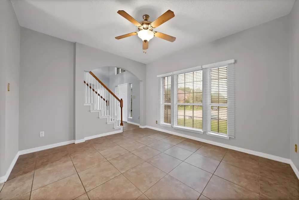 745 Woodridge Drive DeSoto, TX 75115
