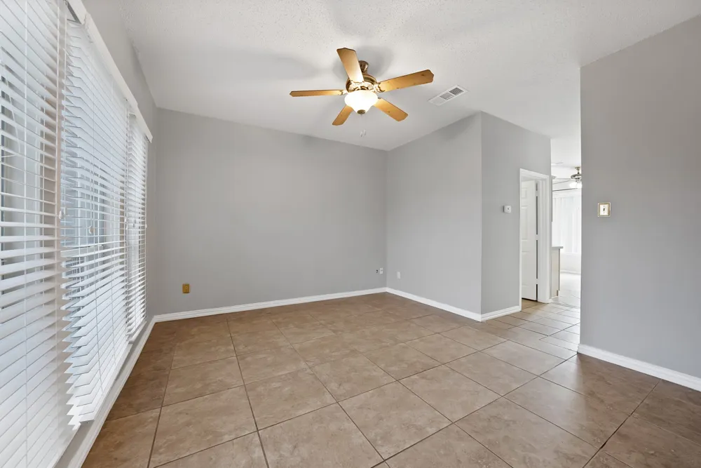 745 Woodridge Drive DeSoto, TX 75115