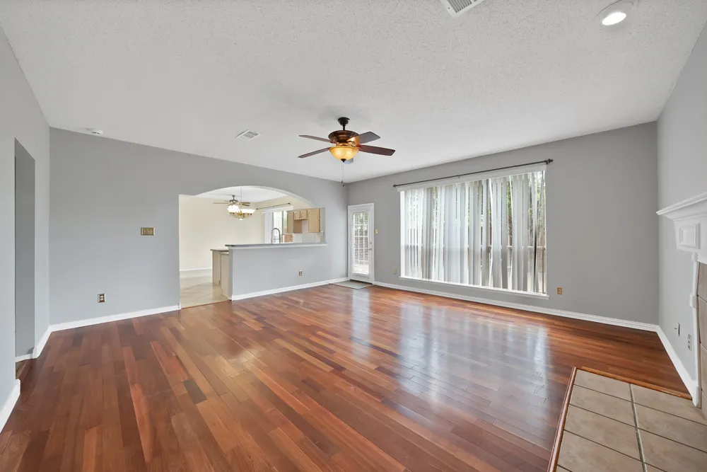 745 Woodridge Drive DeSoto, TX 75115
