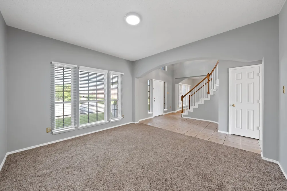 745 Woodridge Drive DeSoto, TX 75115