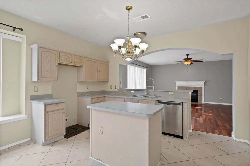 745 Woodridge Drive DeSoto, TX 75115