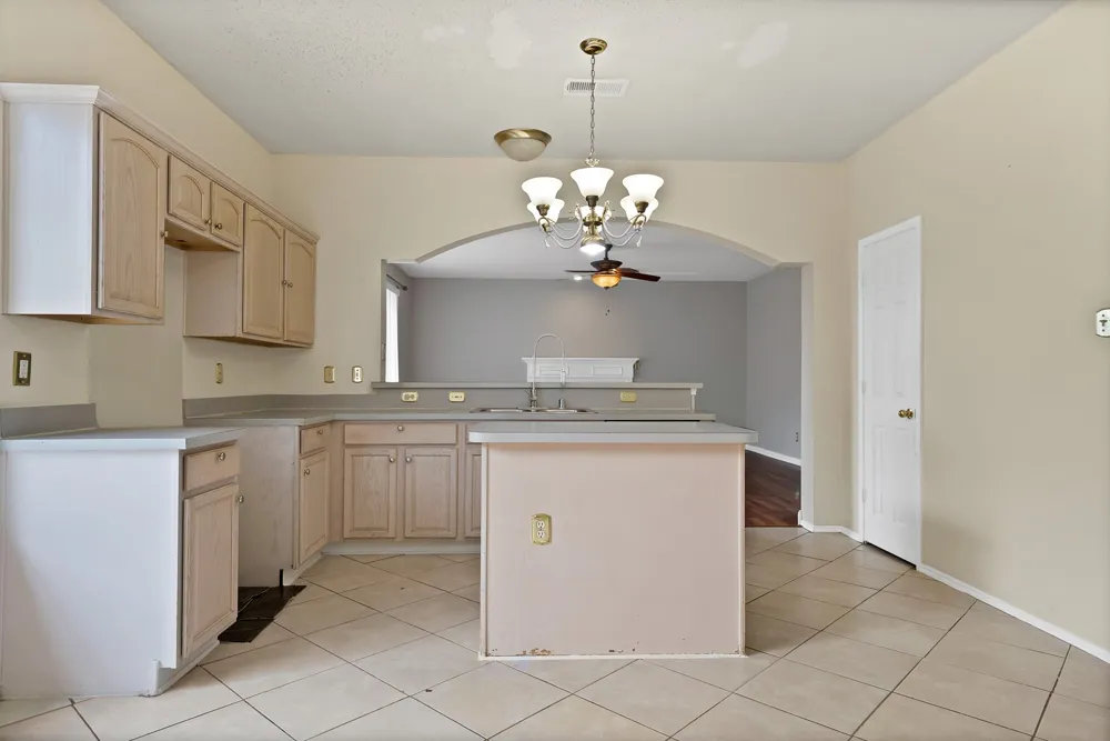 745 Woodridge Drive DeSoto, TX 75115