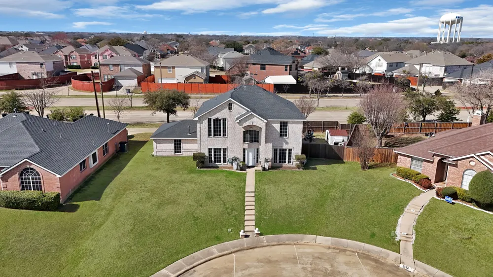 745 Woodridge Drive DeSoto, TX 75115