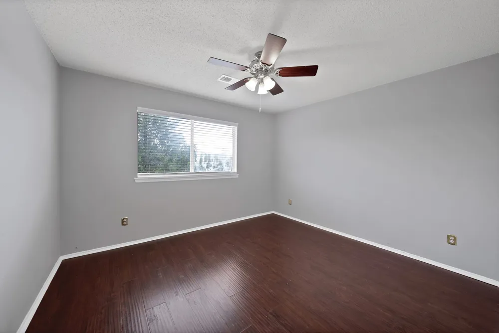 745 Woodridge Drive DeSoto, TX 75115