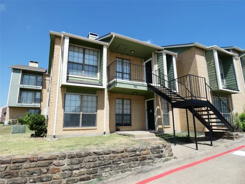 5805 Lake Hubbard Parkway #202