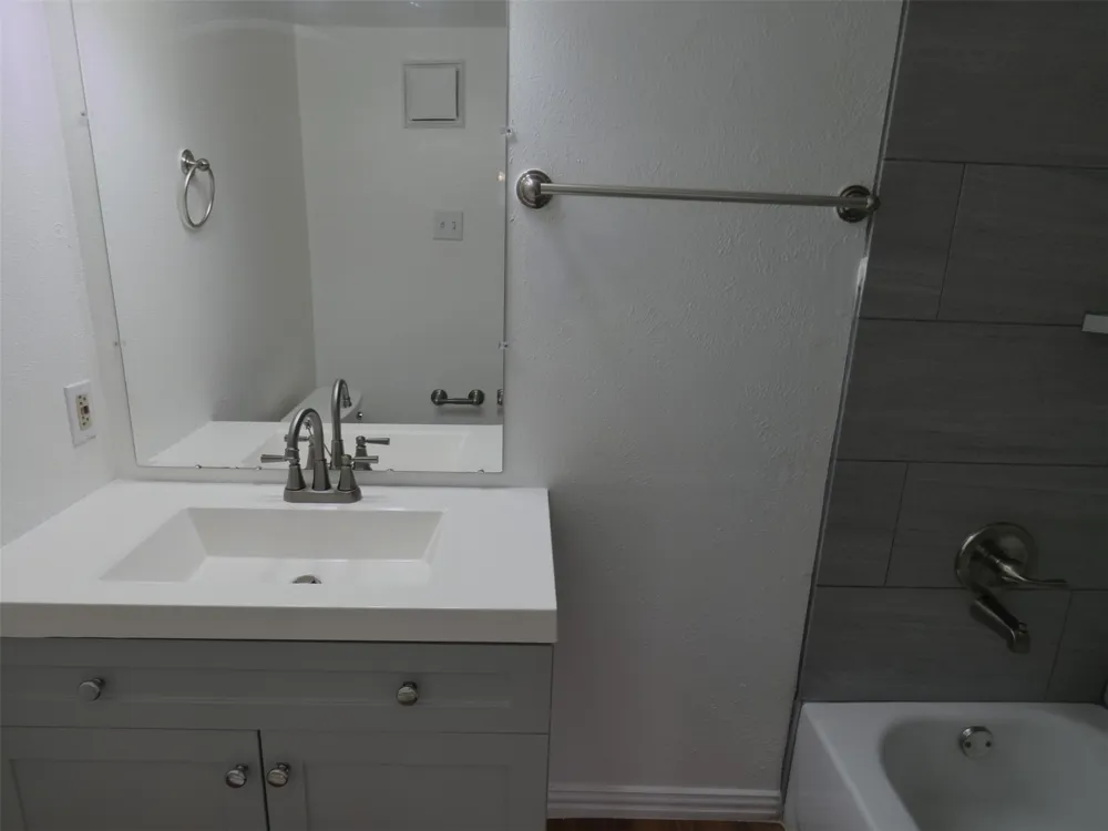5805 Lake Hubbard Parkway #202 Garland, TX 75043