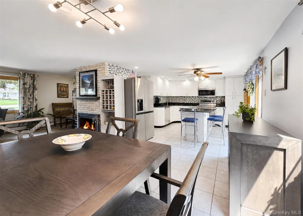 4 Halfcircle Drive Holbrook, NY 11741