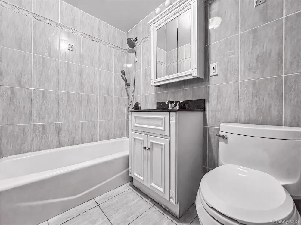 339 Avenue P #6B Brooklyn, NY 11204
