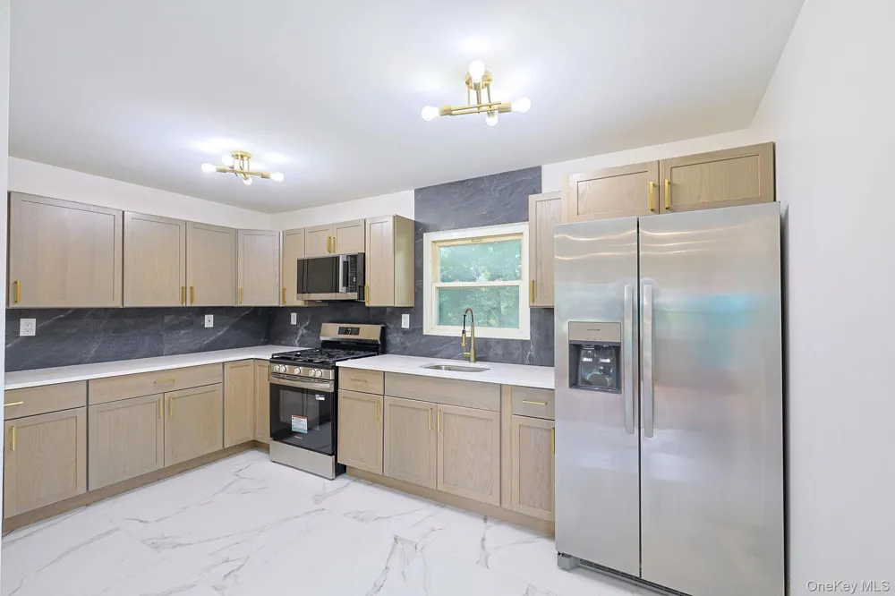 15 Fleetwood Drive Newburgh, NY 12550