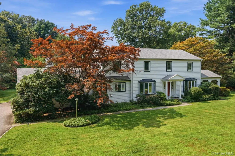 897 Ripley Lane Muttontown, NY 11771