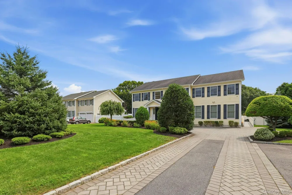 28 Spruce Street Selden, NY 11784