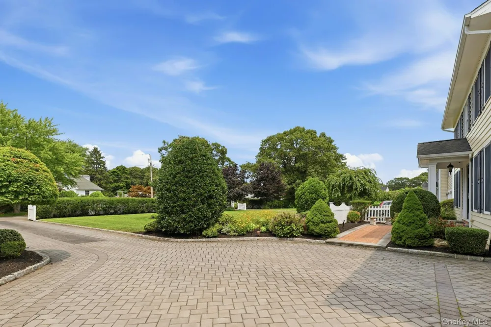 28 Spruce Street Selden, NY 11784