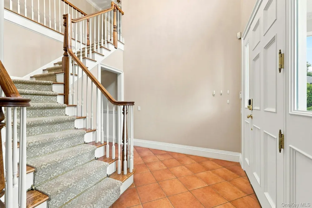 28 Spruce Street Selden, NY 11784