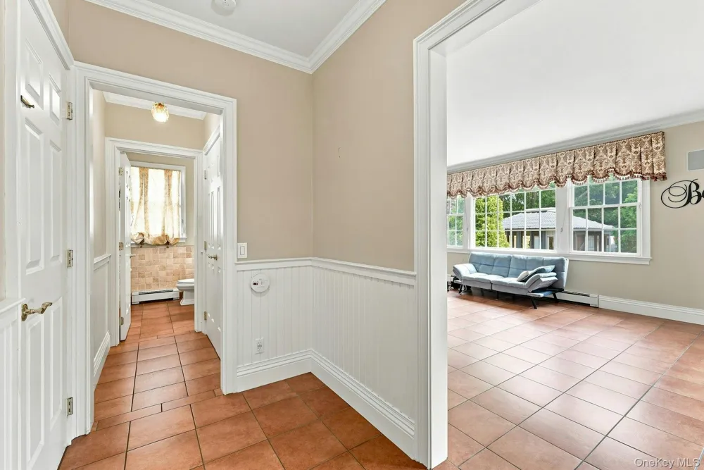 28 Spruce Street Selden, NY 11784