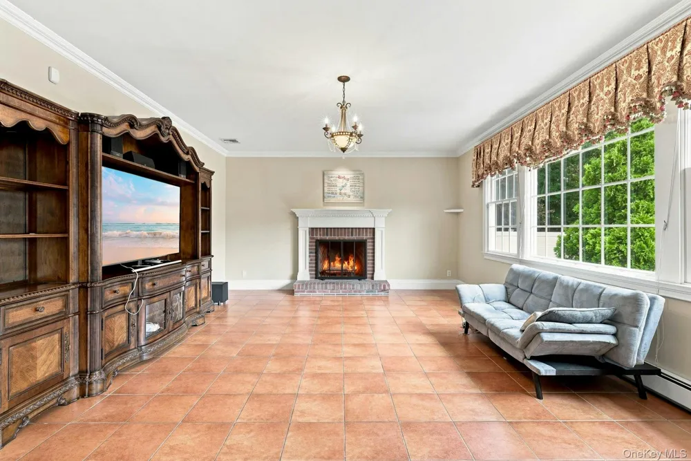 28 Spruce Street Selden, NY 11784