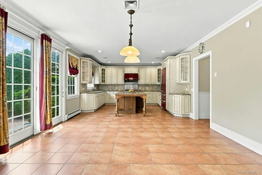 28 Spruce Street Selden, NY 11784