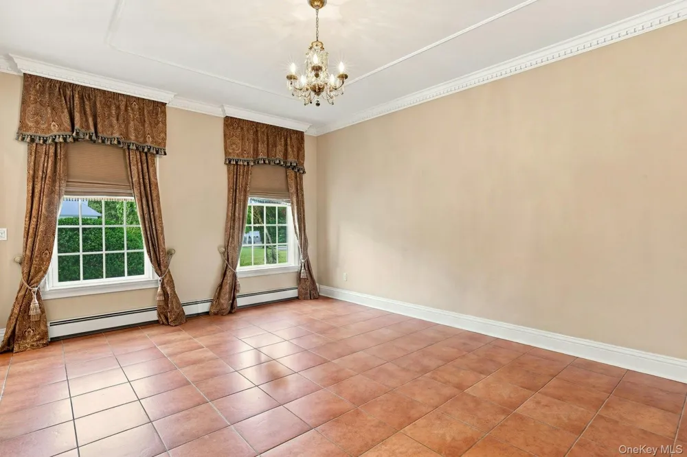 28 Spruce Street Selden, NY 11784