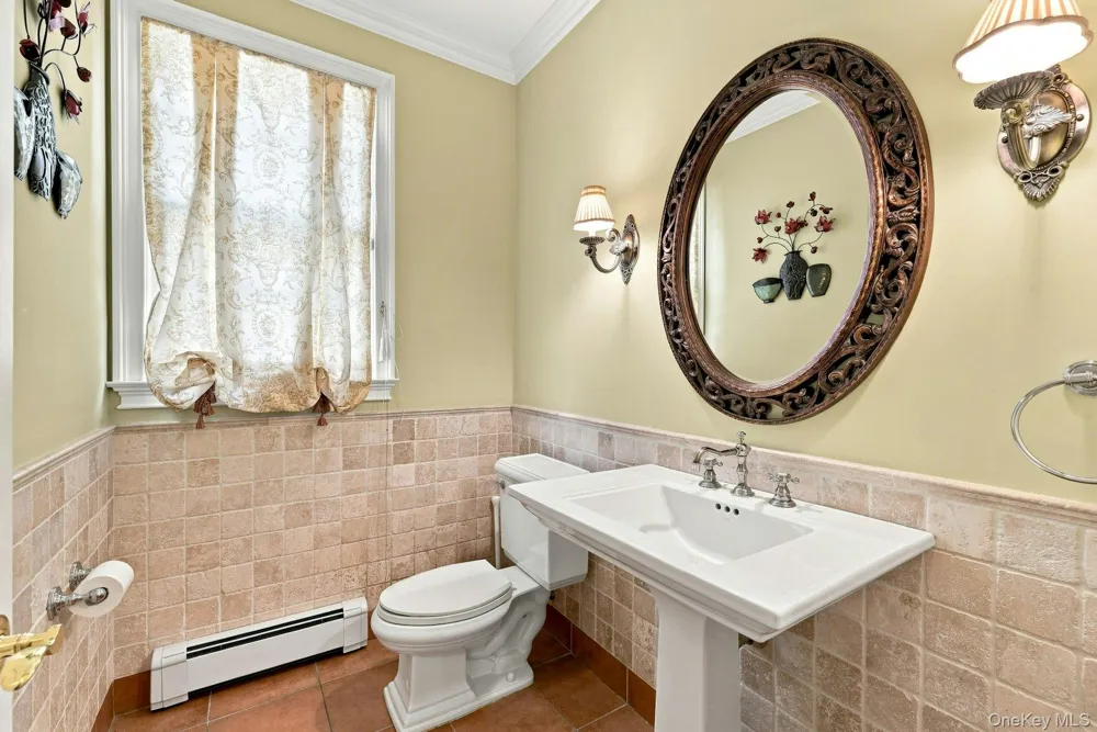 28 Spruce Street Selden, NY 11784