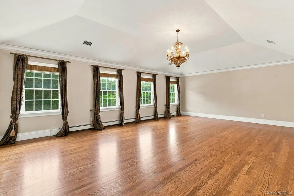 28 Spruce Street Selden, NY 11784