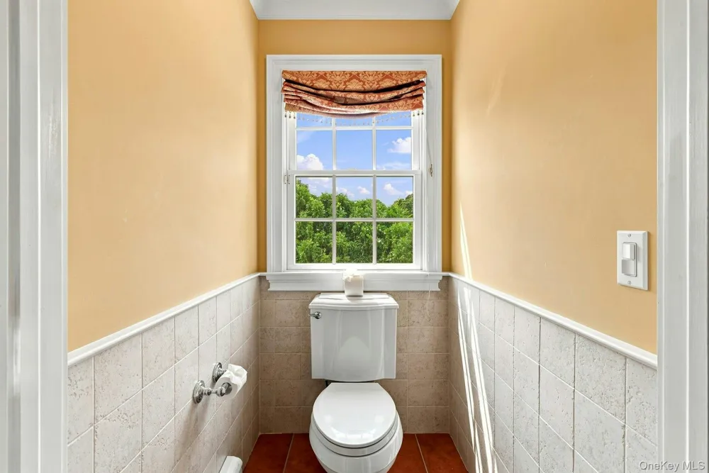 28 Spruce Street Selden, NY 11784