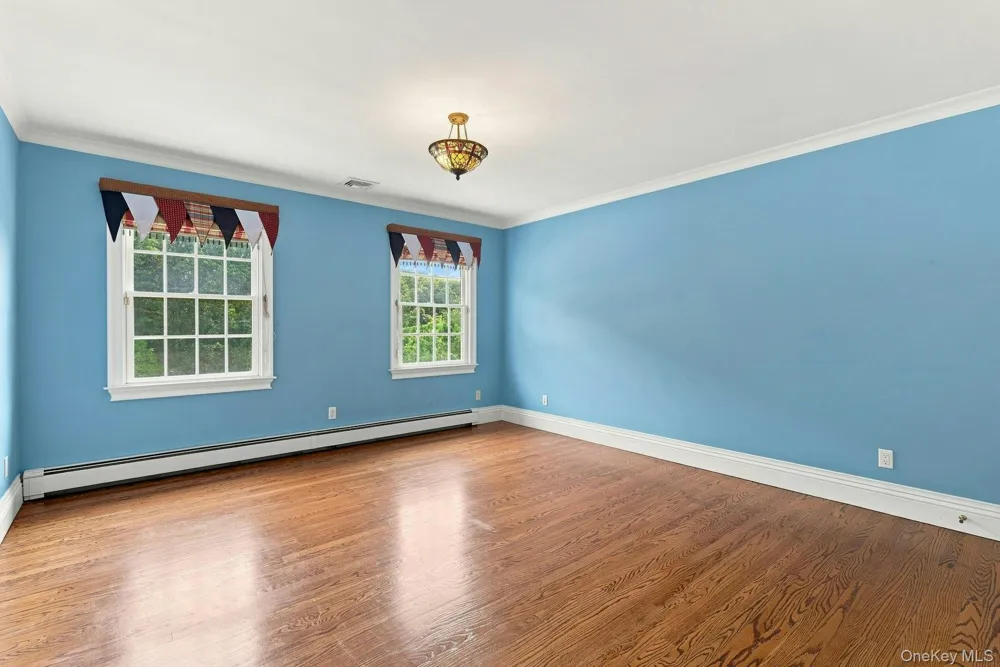 28 Spruce Street Selden, NY 11784